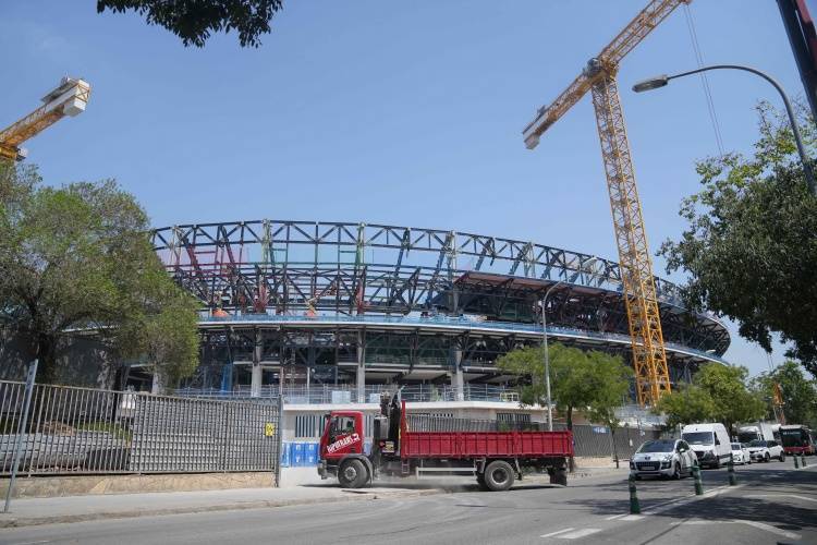 马卡：新球场许可证迟迟不发放，巴萨考虑暂时重回蒙锥克参加比赛